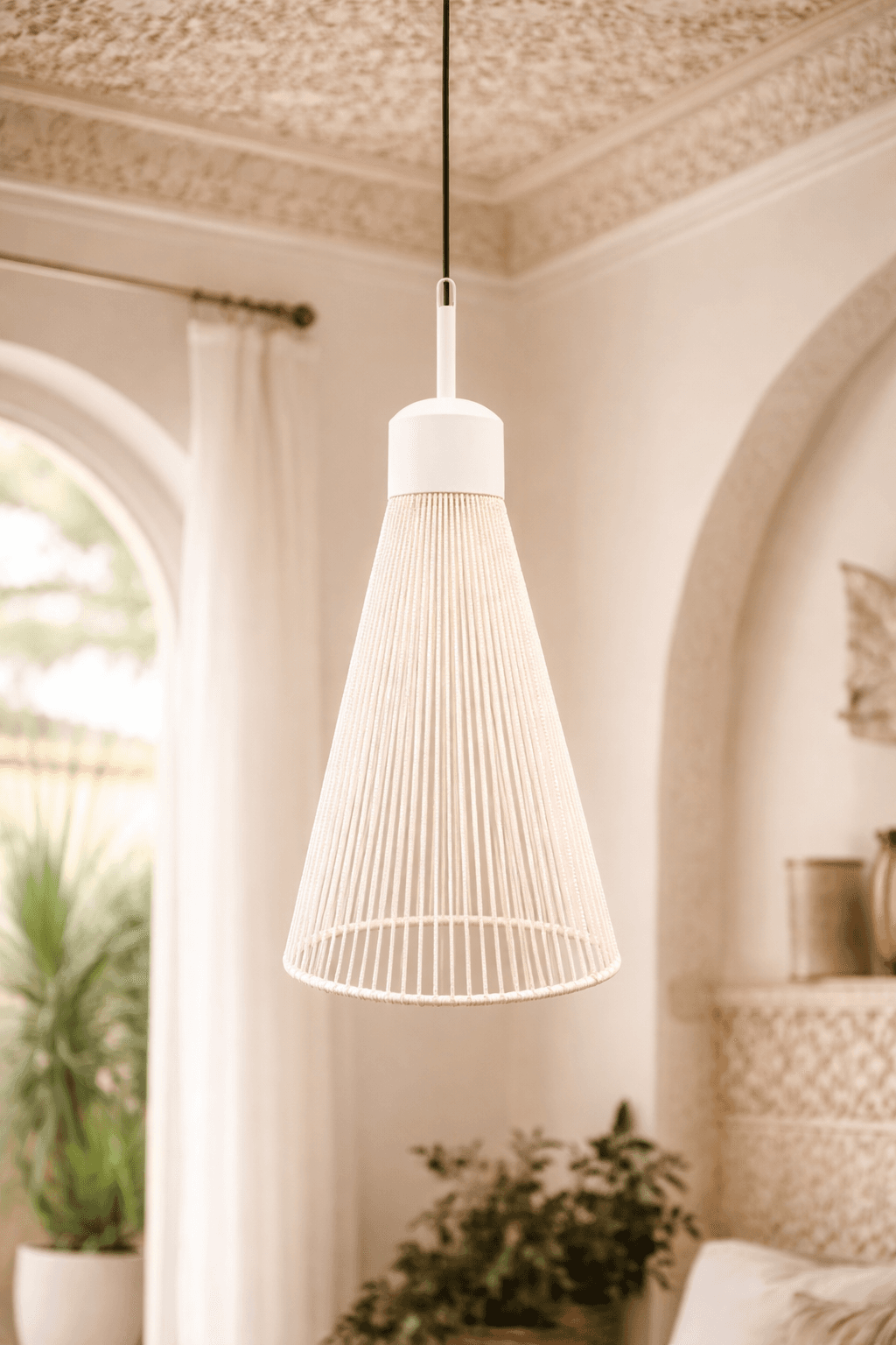 Suspension AKA Capsule L - Image 1